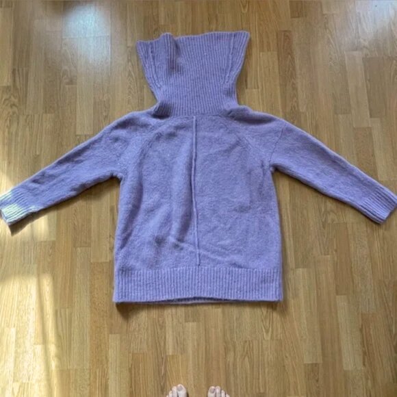 Banana Republic
Oversized Cowl-Neck
Tunic Sweater Lilac
51% Alpaca blend Sz XL - Picture 11 of 12